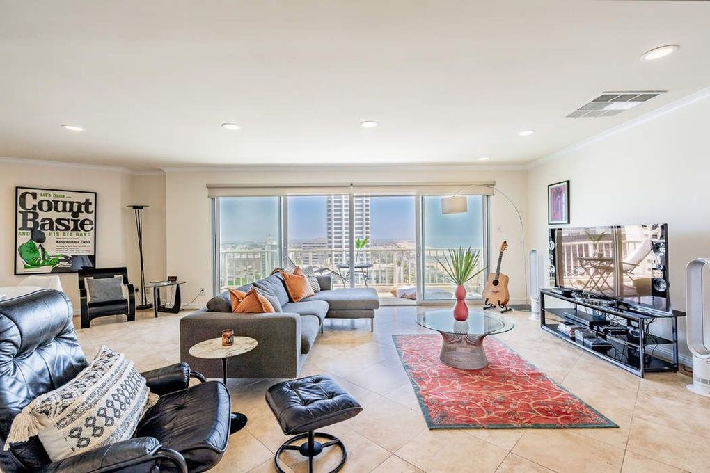 The interior of an ocean view apartment in Santa Monica rental home